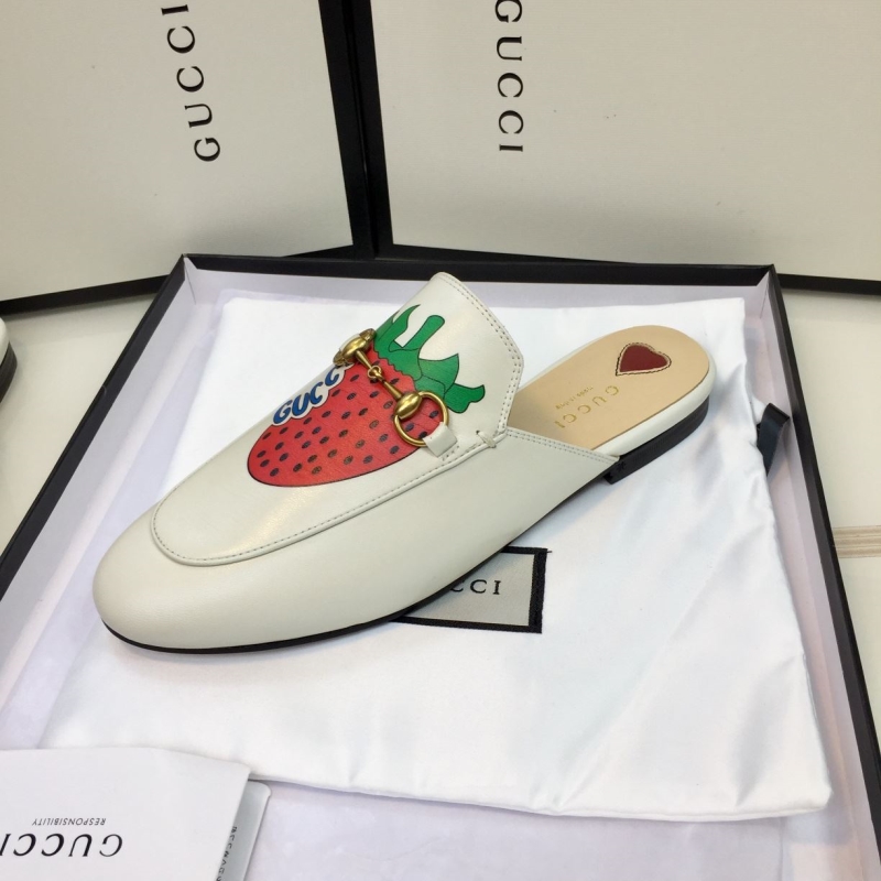 G*u*i slippers